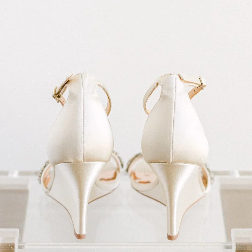 Badgley Mischka Ivory Ankle Strap Heels Women's 5.5 Wedge Aliyah - Picture 4 of 13